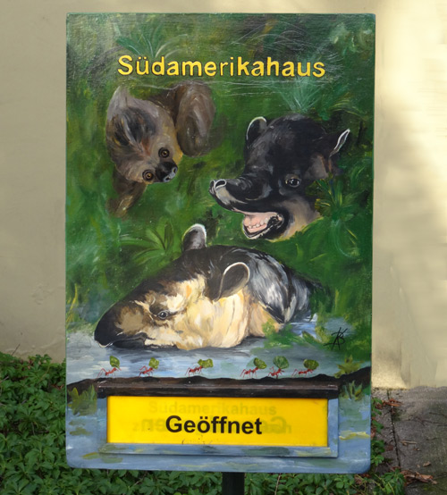 Schild "Südamerikahaus" am 28. Januar 2016 im Grünen Zoo Wuppertal