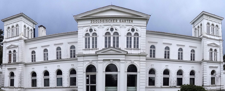 Historisches Hauptgebäude im Zoologischen Garten der Stadt Wuppertal im Jahr 2016