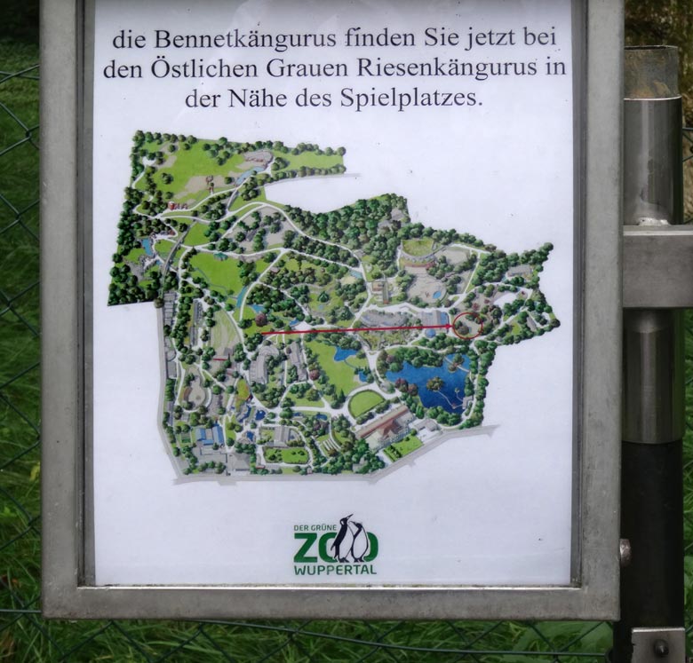 Zooplan auf einer Schautafel am Gehege der Emus am 4. September 2016 im Grünen Zoo Wuppertal