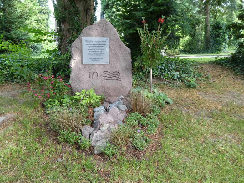 Gedenkstein für Sussy Dakaro  am 15. Juni 2017 auf dem alten evangelischen Friedhof an der Kirchhofstraße 42 in Wuppertal Sonnborn