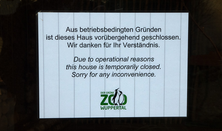 Aushang am 18. Dezember 2019 an der verschlossenen Tür am Großkatzen-Haus im Grünen Zoo Wuppertal