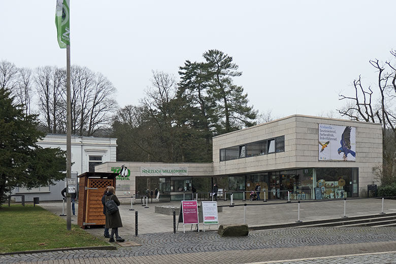Eingangs-Bereich vor dem Grünen Zoo Wuppertal am 8. März 2021