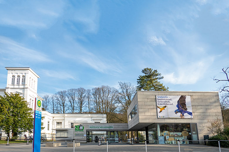 Eingangs-Bereich vor dem Grünen Zoo Wuppertal am 24. März 2021