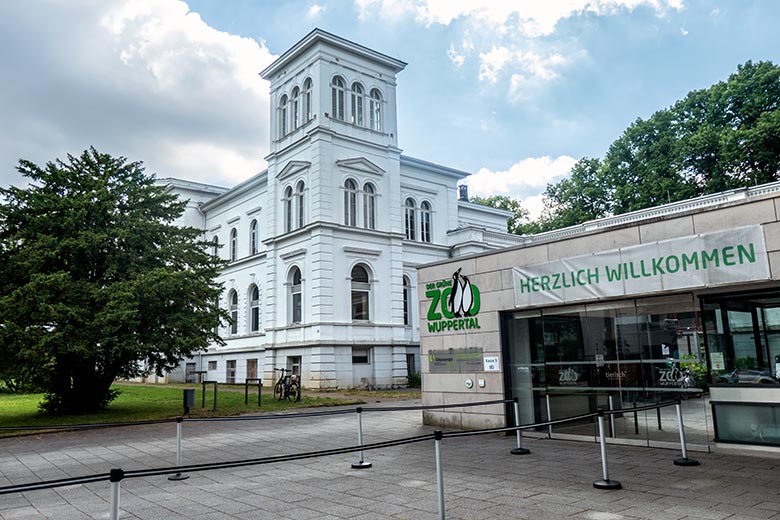 Historisches Hauptgebäude des Zoologischen Garten der Stadt Wuppertal am 20. Juni 2021