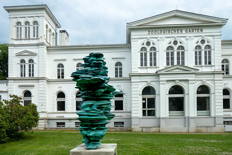 Historisches Hauptgebäude des Zoologischen Garten der Stadt Wuppertal am 24. Juni 2021