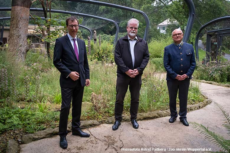 Neuer Vorstand des Zoo-Verein Wuppertal 2021 in Aralandia; von links nach rechts Axel Jütz, Bruno Hensel und Dirk Jaschinsky (Pressefoto Astrid Padberg / Zoo-Verein Wuppertal e.V.)