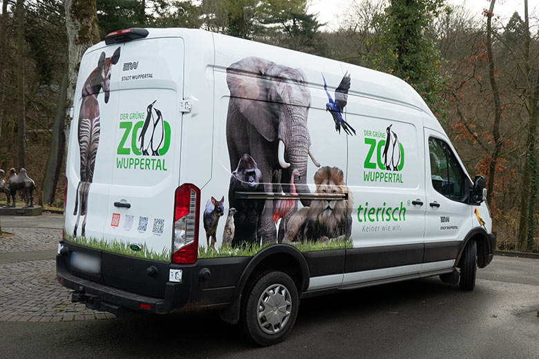 Zoo-Auto mit Zoo-Werbung am 10. Dezember 2021 im Grünen Zoo Wuppertal