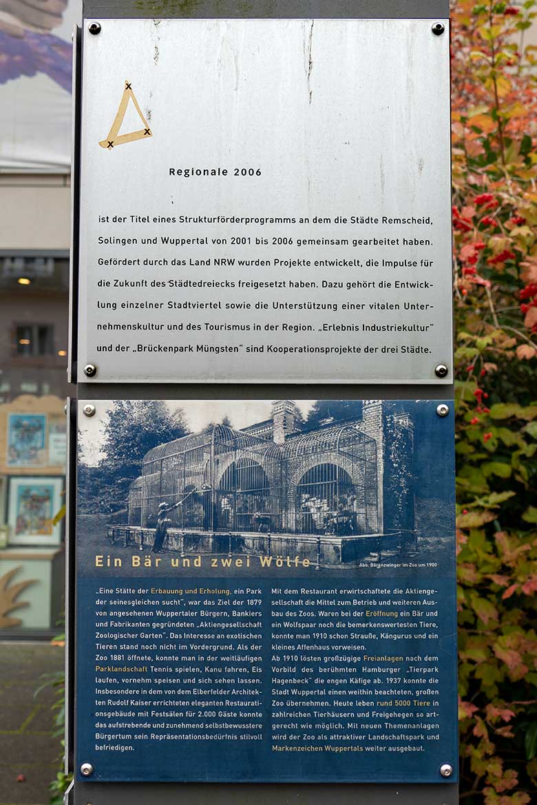 Information zur REGIONALE 2006 am 13. Oktober 2022 vor dem Eingang zum Zoologischen Garten Wuppertal