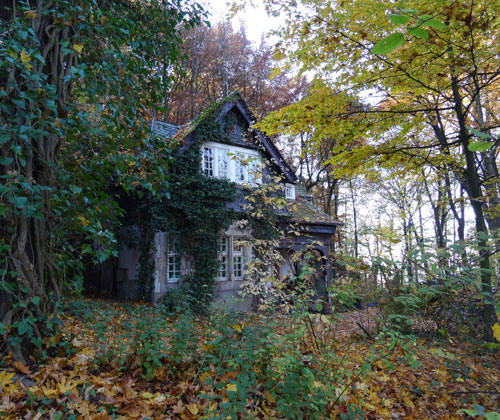 Ehemaliges Pförtnerhaus der Villa Boettinger im Oktober 2015 im Zoologischen Garten der Stadt Wuppertal