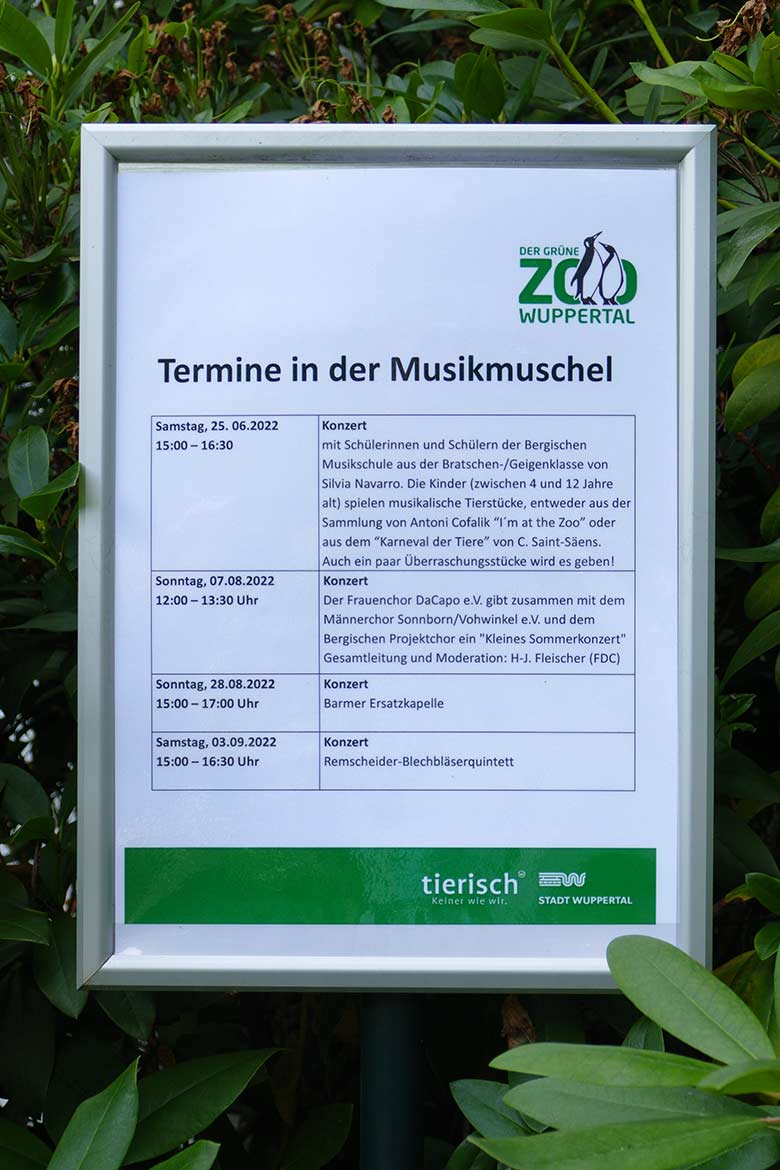 Aushang am 4. Juli 2022 über Termine in der Musikmuschel im Grünen Zoo Wuppertal