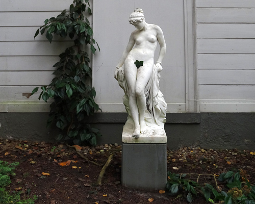 Andromeda Skulptur am 28. Oktober 2015 im Grünen Zoo Wuppertal
