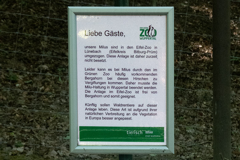 Aushang zu Waldrentieren am 14. Mai 2020 am sogenannten Milu-Wald im Grünen Zoo Wuppertal