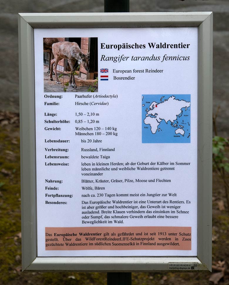 Ausschilderung für das Europäische Waldrentier am 30. April 2021 am Außengehege im Wuppertaler Zoo