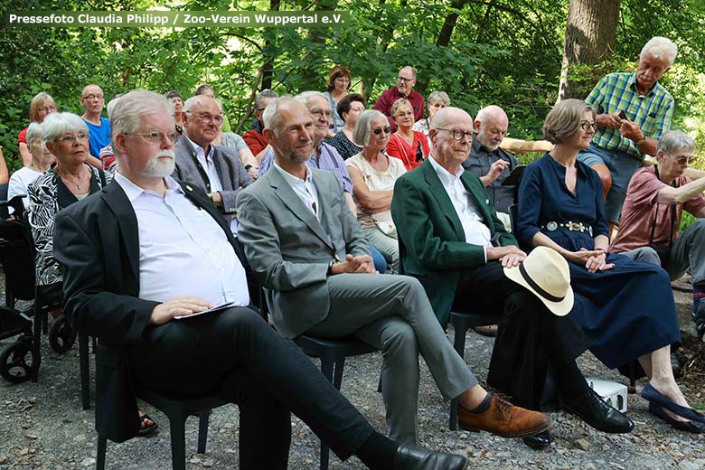 Gäste bei der offiziellen Übergabe der neuen Takinanlage am 16. Juni 2023 im Grünen Zoo Wuppertal (Pressefoto Claudia Philipp - Zoo-Verein Wuppertal e.V.)