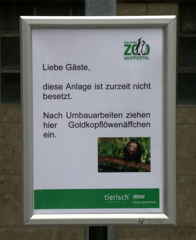 Aushang zu den Umbauarbeiten für die Goldkopf-Löwenäffchen am 3. September 2019 am Außengehege am Affen-Haus im Grünen Zoo Wuppertal