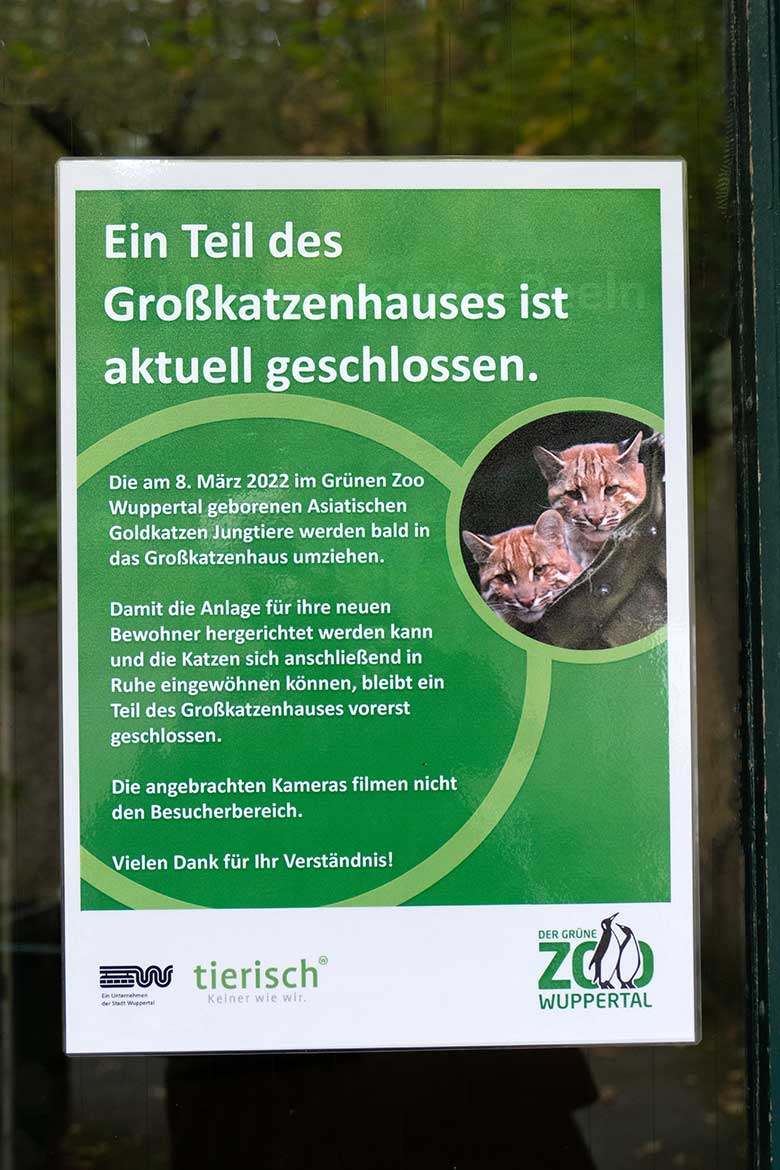 Aushang am 8. November 2022 an der Tür zum Großkatzen-Haus im Grünen Zoo Wuppertal