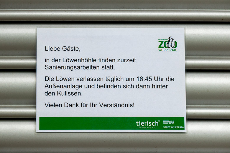 Aushang am 24. Juli 2021 zu den Sanierungsarbeiten im Löwen-Haus im Wuppertaler Zoo