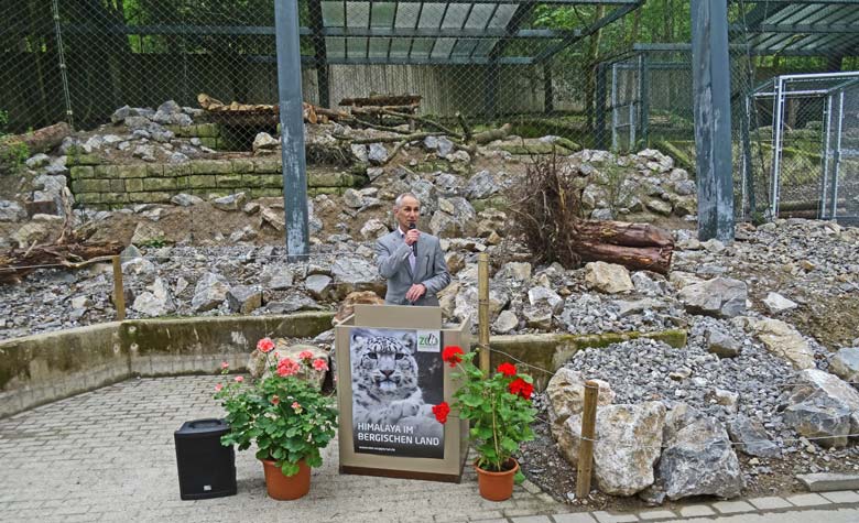 Zoodirektor Dr. Arne Lawrenz bei der Eröffnung der neuen Schneeleoparden-Anlage am 5. Mai 2017 im Zoo Wuppertal