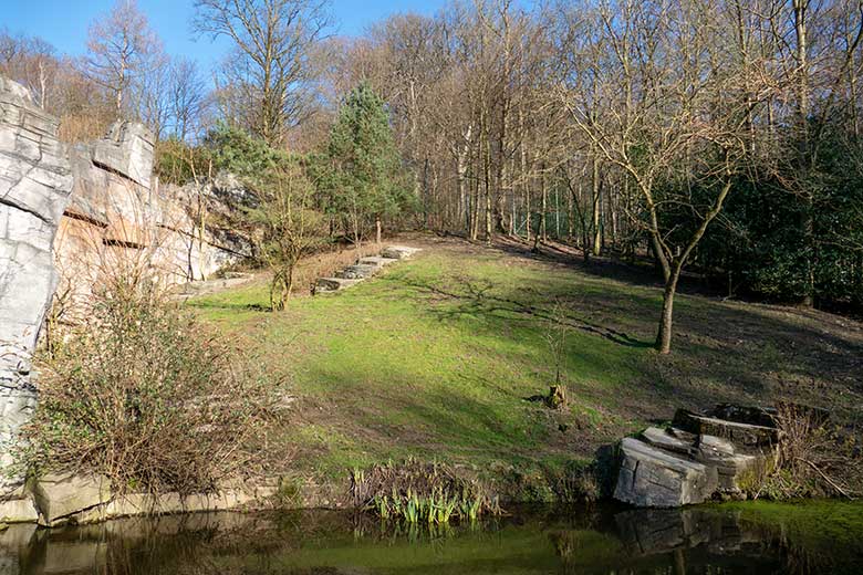 Leere größere Außenanlage am 23. Februar 2022 im Tiger-Tal im Grünen Zoo Wuppertal