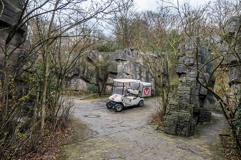 Elektro-Fahrzeug für die Veterinär-Medizin am 24. Februar 2022 im Tiger-Tal im Grünen Zoo Wuppertal