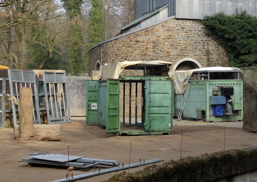 Container im Wuppertaler Zoo am 20. März 2015 für den Transport der Elefanten PUNDA, BONGI, SHAWU und PINA-NESSIE