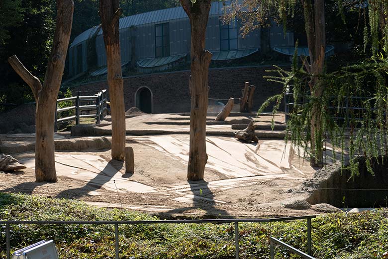 Neuer Sand am 15. September 2020 auf der großen Außenanlage der Afrikanischen Elefanten im Grünen Zoo Wuppertal