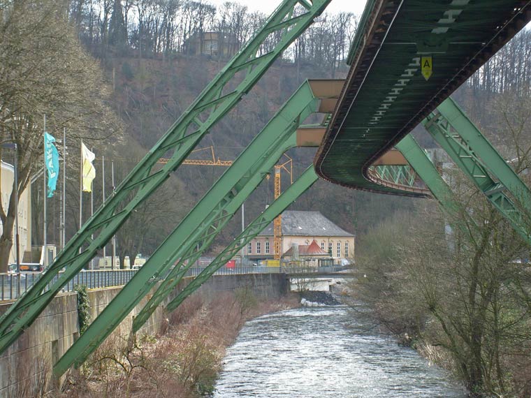 Blick von der Brücke zum Boltenberg